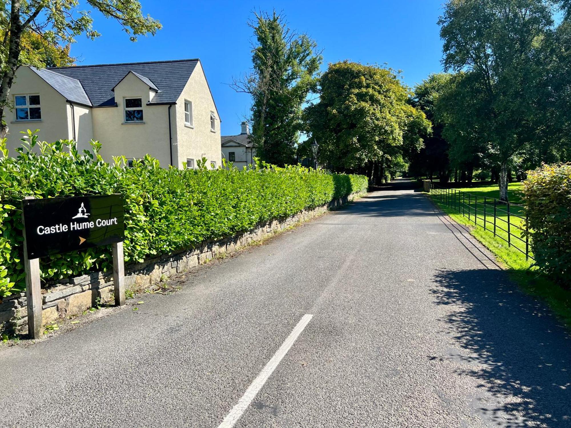 3 Castle Hume Court Holiday House エニスキリン エクステリア 写真